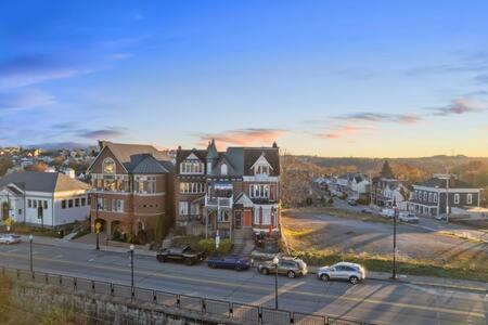 דירות Charming Studio-Panoramic View-Your Pittsburgh Sanctuary מראה חיצוני תמונה