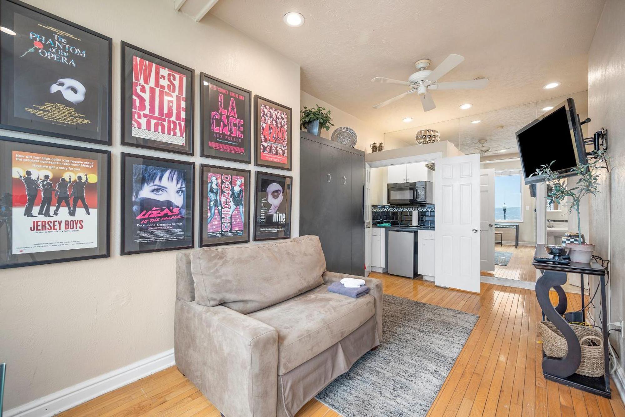 דירות Charming Studio-Panoramic View-Your Pittsburgh Sanctuary מראה חיצוני תמונה